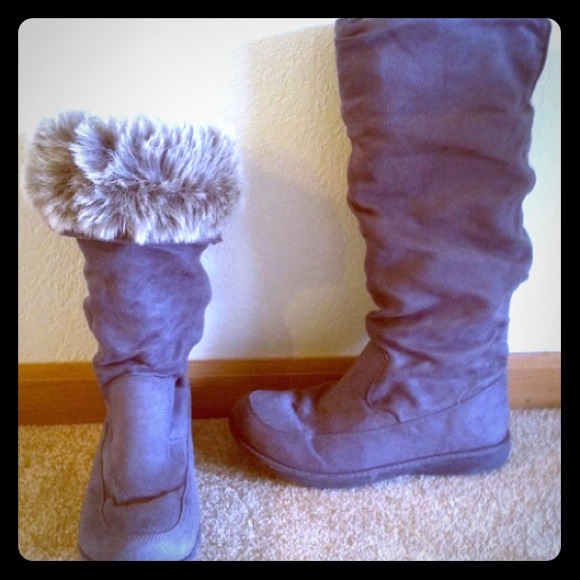 Grey fur boots