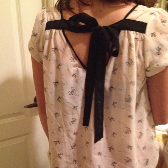 Chiffon blouse for sale! Reasonable price💜💜 - Picture 2 of 2