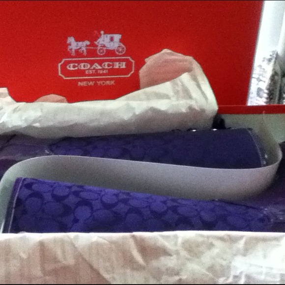 🎋SOLD📦🔖💯AUTHENTIC COACH RAINBOOTS✨NWOB✨ - Picture 3 of 4