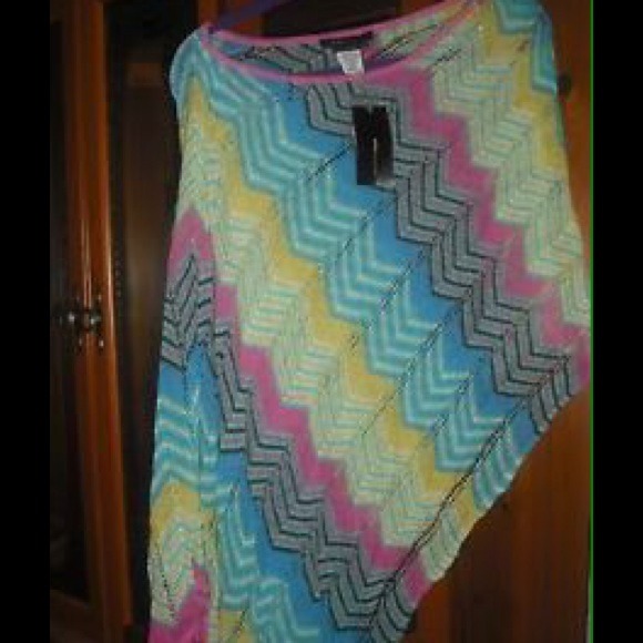 BCBG Poncho one size