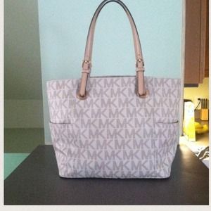 100% AUTHENTIC Michael Kors bag