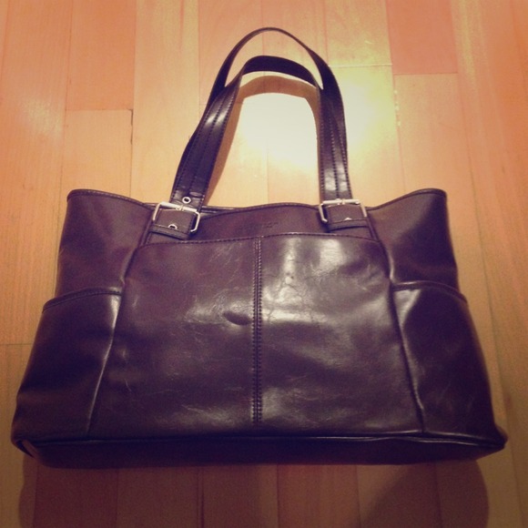 Kenneth Cole dark brown purse!!