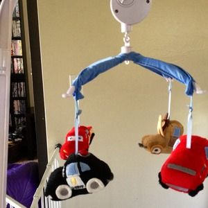 Mobile crib Disney cars !
