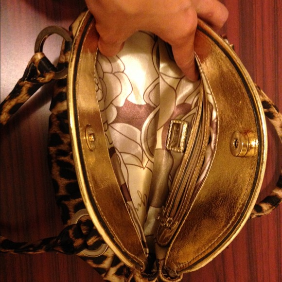 Guess Los Angeles Cheetah Print Bag !!!!!!! - Picture 2 of 4