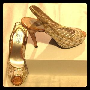 Oh Deer slingback platform pump