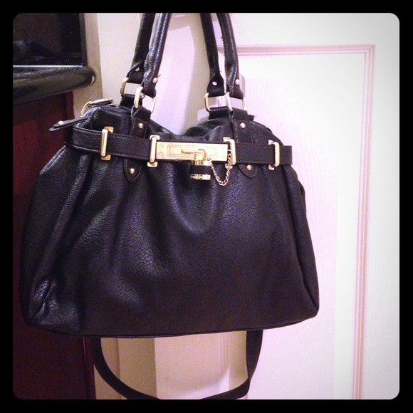 Steve Madden purse. Black, yellow gold, crossbody