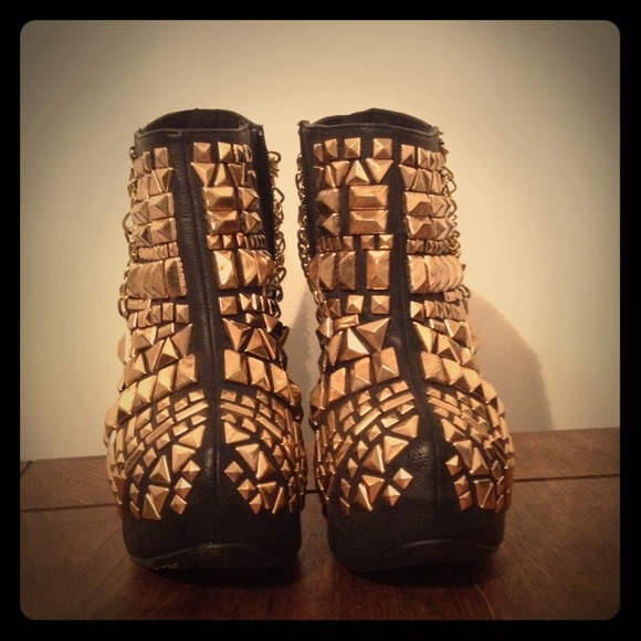 ⚡️⚡️📛SOLD 📛⚡️⚡️Wedge Ankle Boots