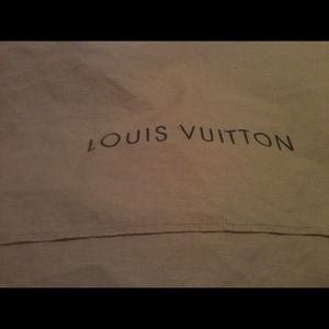 Louis Vuitton. Dust bag