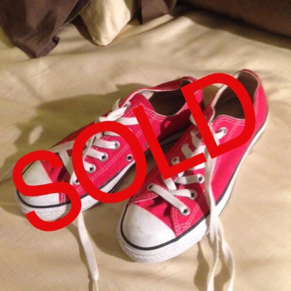 Sold -in bundle - Red low top converse women's