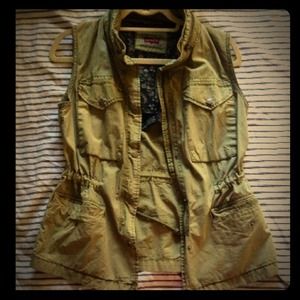 Levi's army green vest