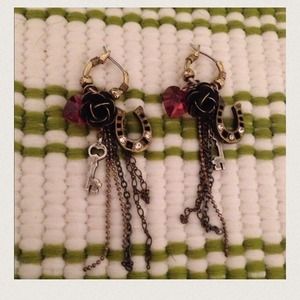 🎈Betsey Johnson earring👍