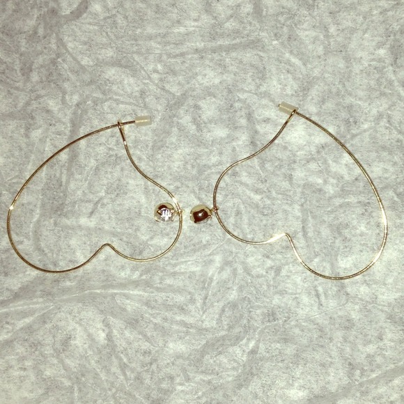 Gold Tone Heart Hoop Earrings 1⃣