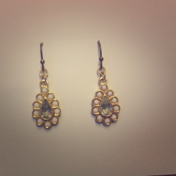 White pearl & teal style drop earrings