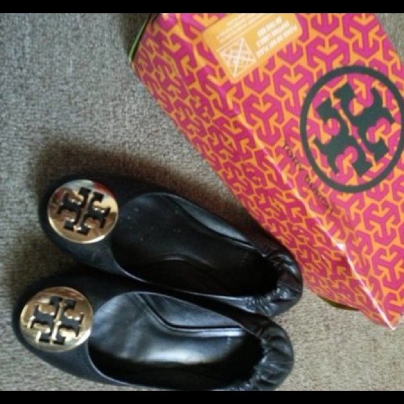 Tory butch Reva flats just sharing - Picture 1 of 1