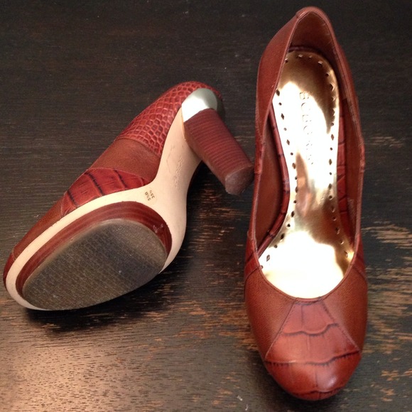 REDUCED! BCBG Stacked High Heel Platform Pumps - Picture 3 of 4