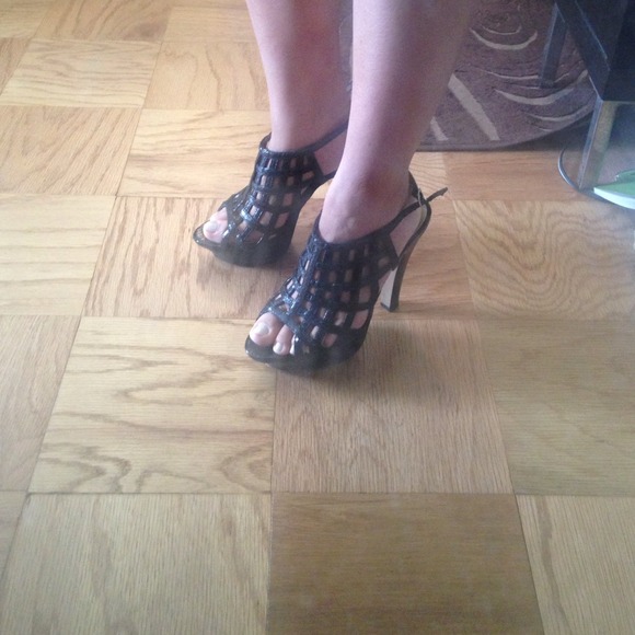 REDUCED! FERGIE stacked heels - Picture 2 of 3