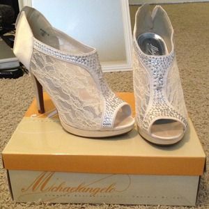 David bridal shoes