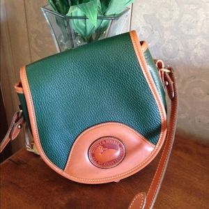 🎉🎉HOST PICK🎉🎉 Vintage Dooney and Burke bag