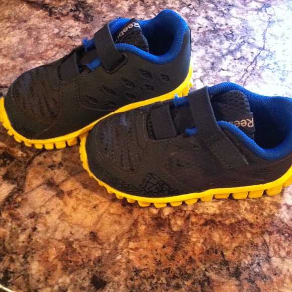 🚫SOLD🚫Size 5 Toddler Reeboks - Picture 2 of 4