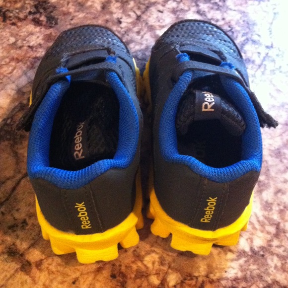 🚫SOLD🚫Size 5 Toddler Reeboks - Picture 3 of 4