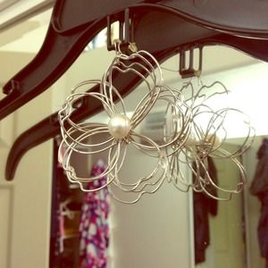 Wired flower earrings