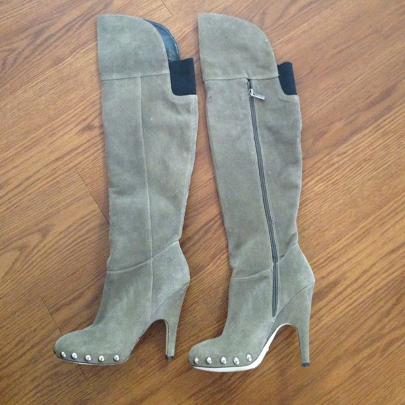 SOLD--New Beautiful Dolce Vita DV Suede Boots Sz 6 - Picture 2 of 4