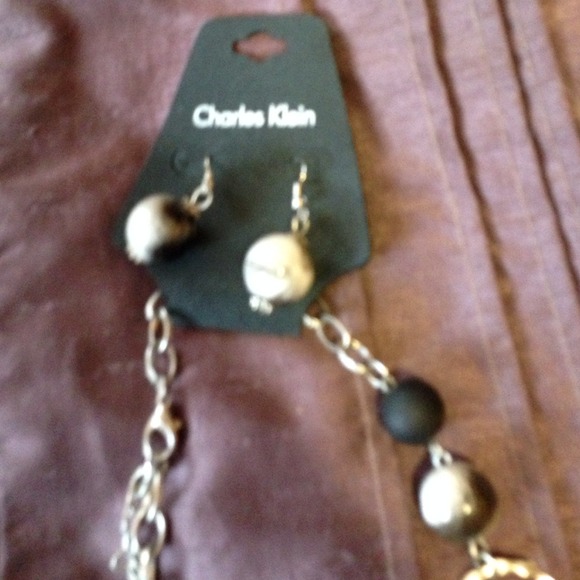 Costume jewelry long necklace and earrings - Picture 2 of 3