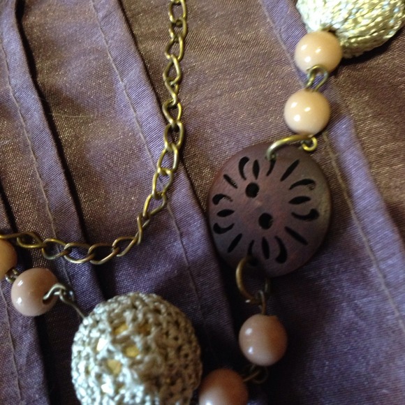 Costume jewelry  necklace - Picture 2 of 2