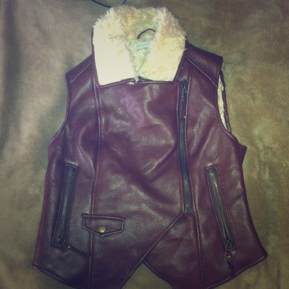 NY&co lined vest