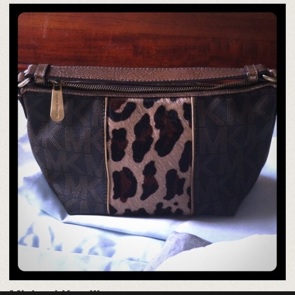 Michael Kors Handbags - Michael kors!!