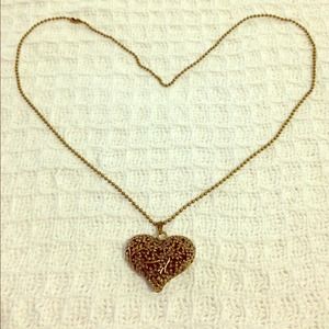 Gorgeous heart shape sweater necklace