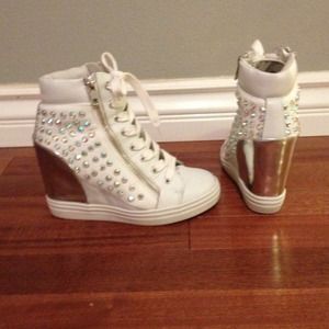 Cute sneaker wedges :)