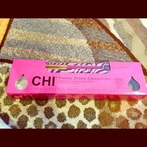 Gently used chi. Missing the nail polish