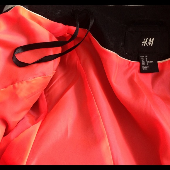 SOLD IN BUNDLE🎉My first HP!!! 10/28 🎉H&M blazer - Picture 4 of 4