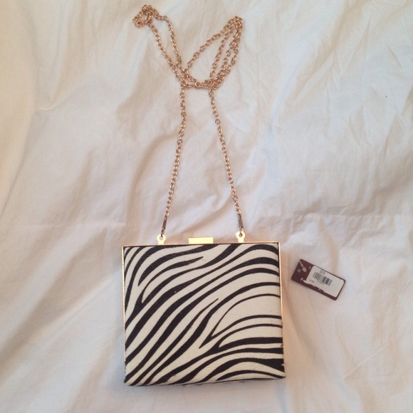 ❌SOLD❌ Animal Print Minaudière - Picture 4 of 4