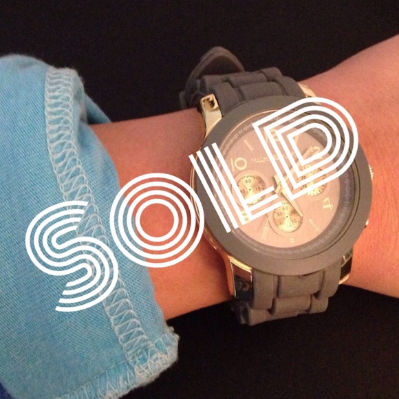 SOLD 🎉 Michael Kors Gray & Gold Chronograph Watch