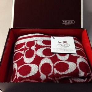 Reserved Final reduction!NWT Authentic Coach Scarf