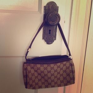 Small Gucci shoulder bag