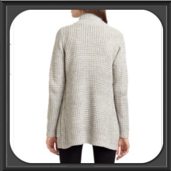 Cozy! 🆕 Buckingham knit cardigan sweater. - Picture 2 of 4