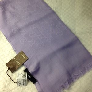 Reserved for ahuynh321- NWT Authentic GUCCI scarf
