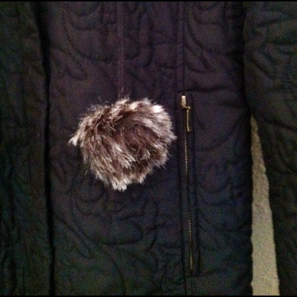 CAbi fur trimmed removable hooded Jacket - Picture 3 of 4