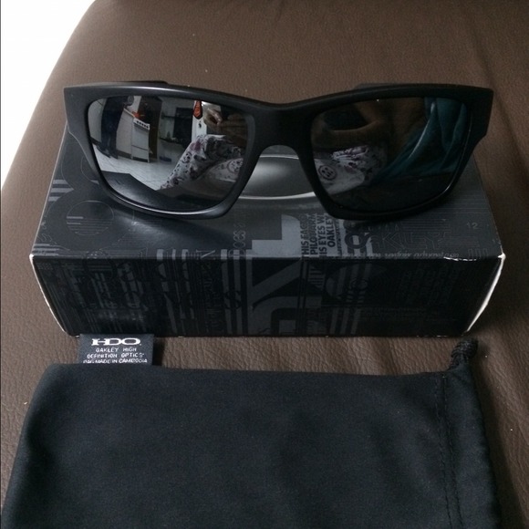 🔴Sold🔴 Authentic Oakley Sunglasses