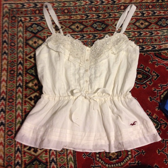 ❌❌SOLD❌❌Hollister Cream Tank blouse