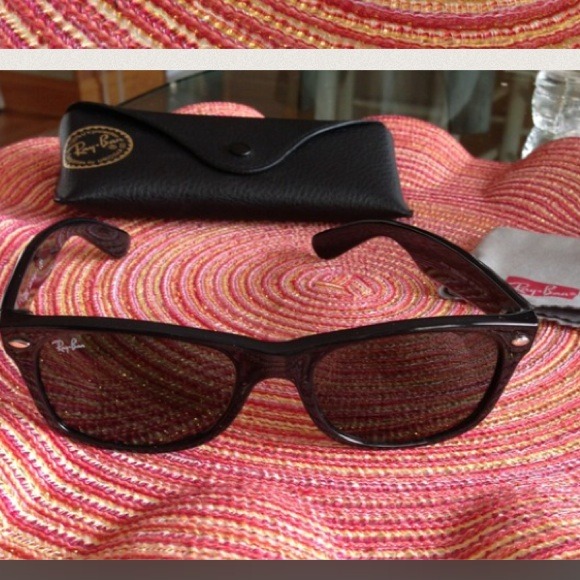 Like new ray ban