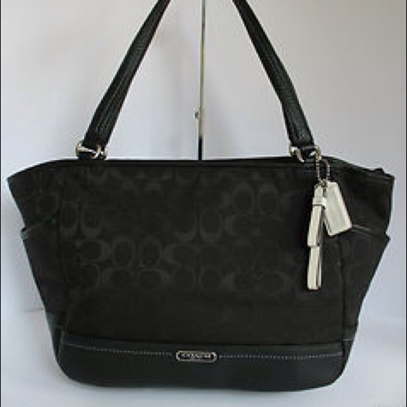 💯 Authentic NWT Coach Park Signature Carrie
