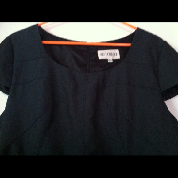 Structured dress - Picture 3 of 3