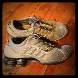 Nike shox grey & black