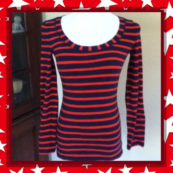 🚫Sold in bundle🚫🎊🎉Host Pick🎉🎊 Blue & Red Top - Picture 3 of 4