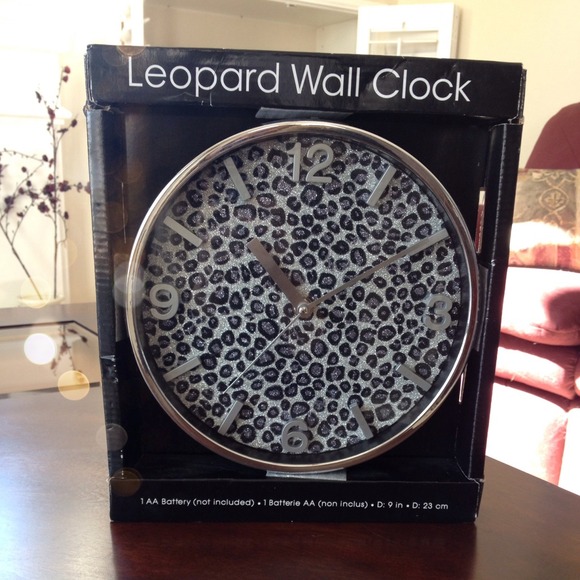 ✨Sparkly Leopard Wall Clock✨