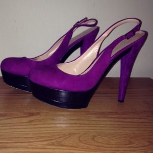 💥💥💢Reduction💥💥💢Suede purple pumps